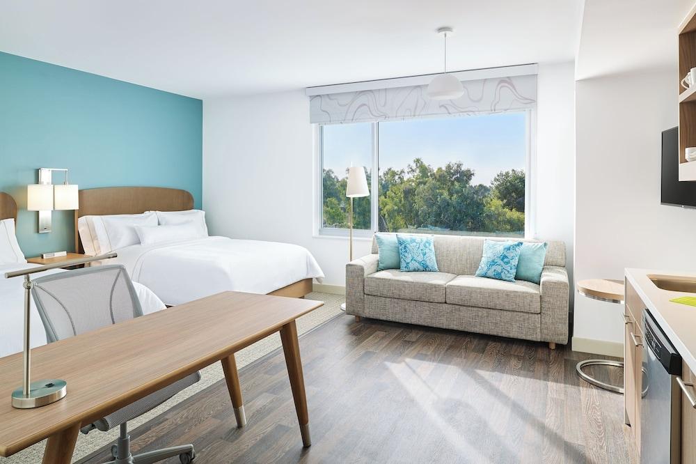 Element Chandler Fashion Center