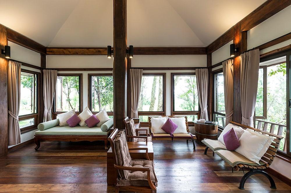 Village Farm & Winery