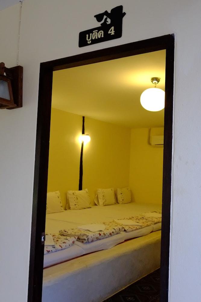 Lumphachi Lakehill Resort