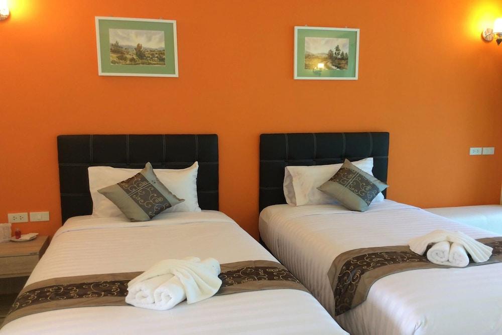 Greenseaviewresort Bangsaphan