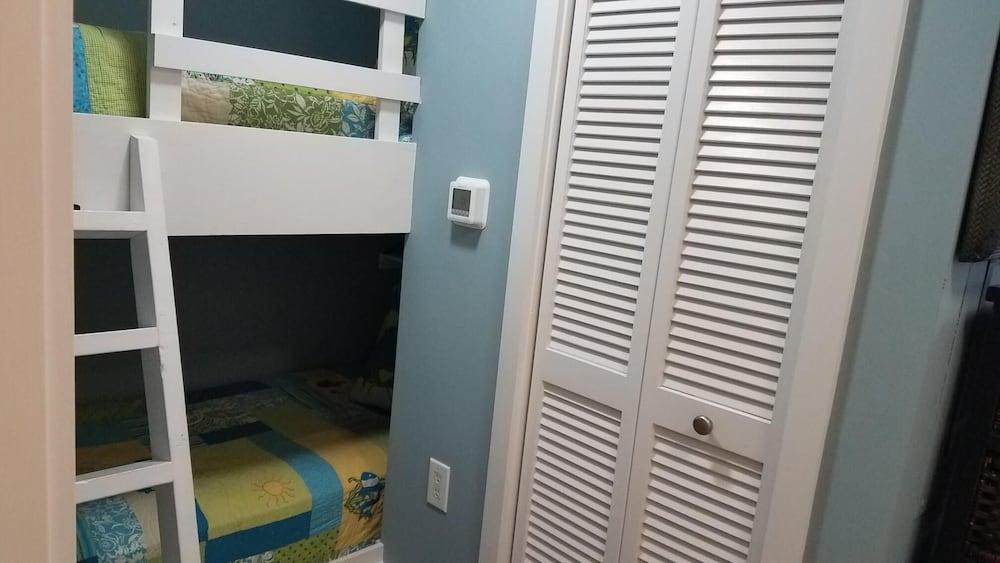 Waterscape 1 Bedroom Apartment by BnD