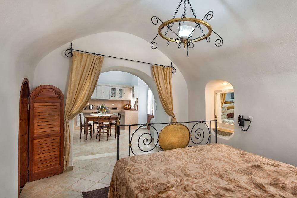 Kokos Traditional Houses