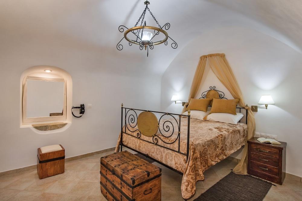 Kokos Traditional Houses