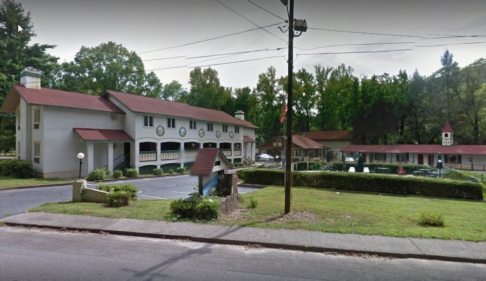 Hofbrau Riverfront Hotel