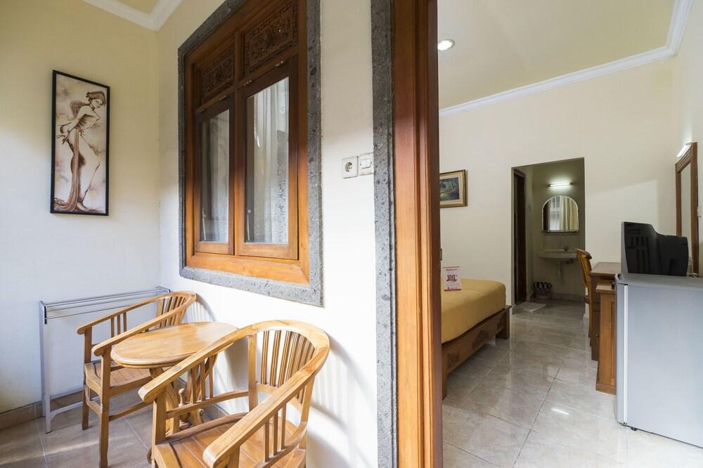 RedDoorz @ Denpasar Sanur