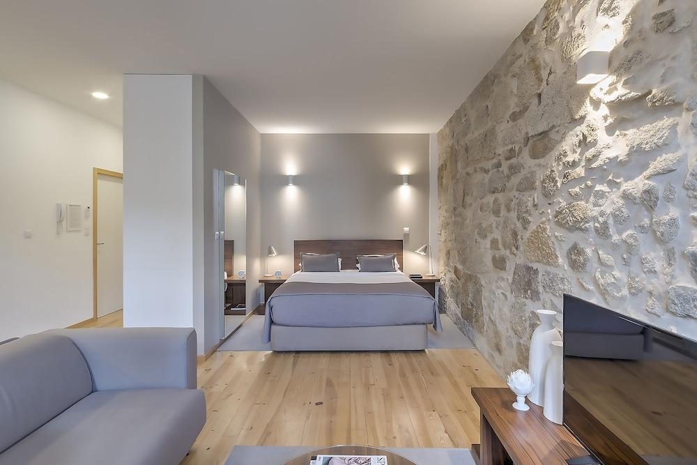 Oporto Street Sá de Noronha