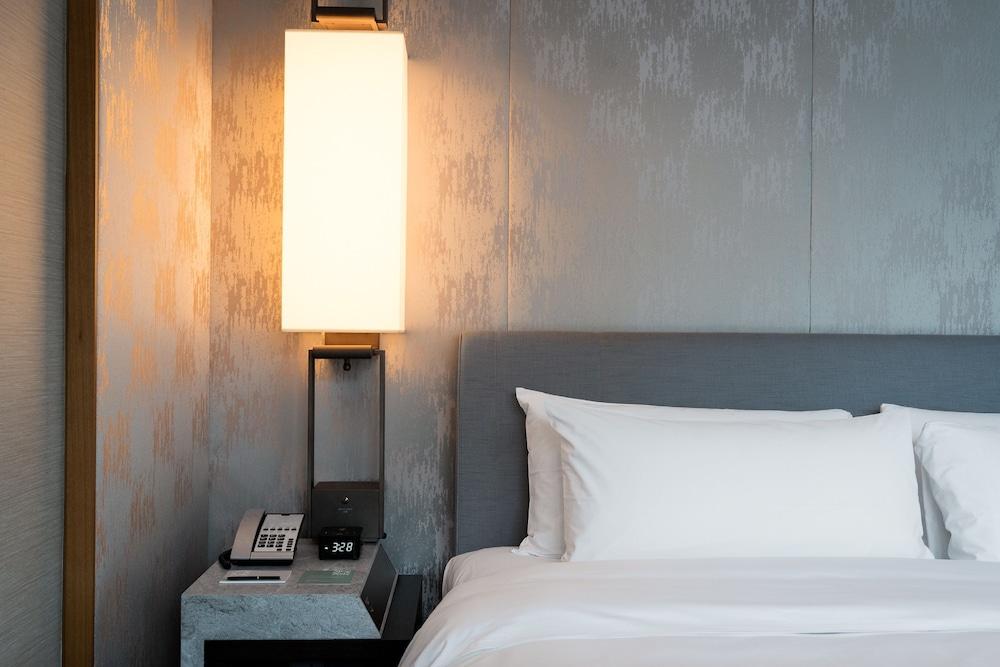 Kerry Hotel Hong Kong by Shangri-la