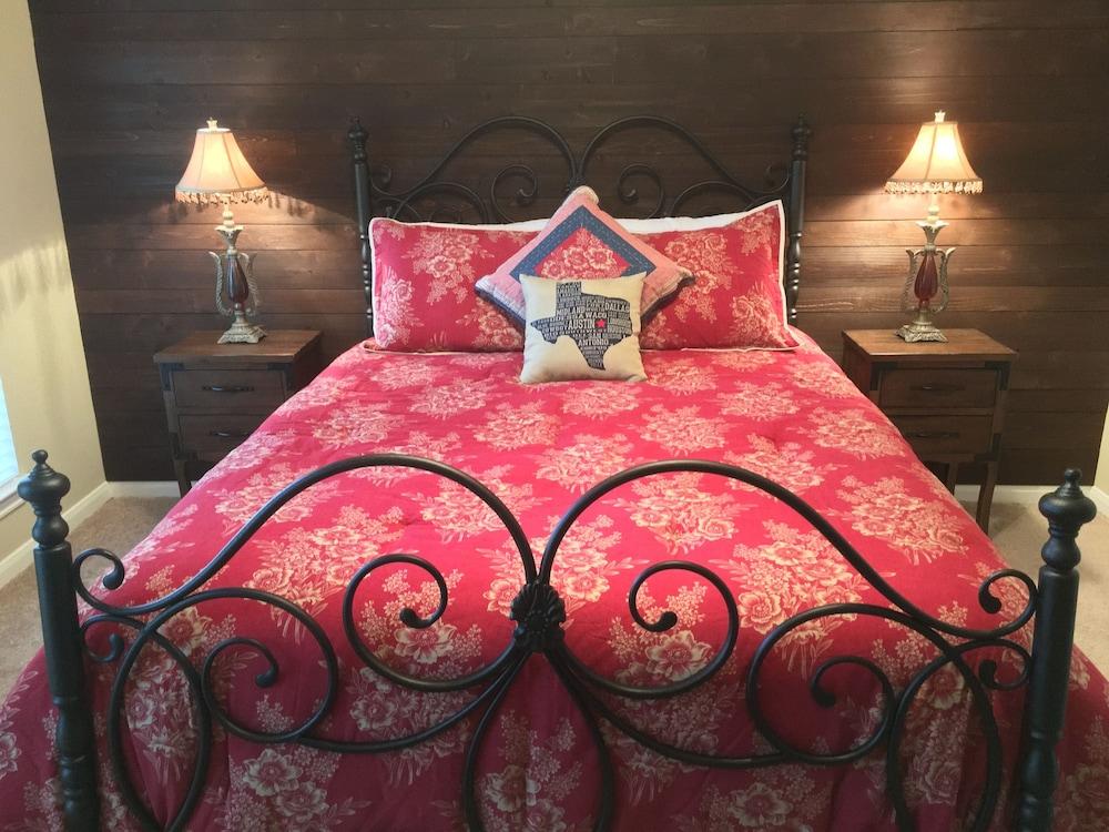 Maple Creek Bed and Breakfast