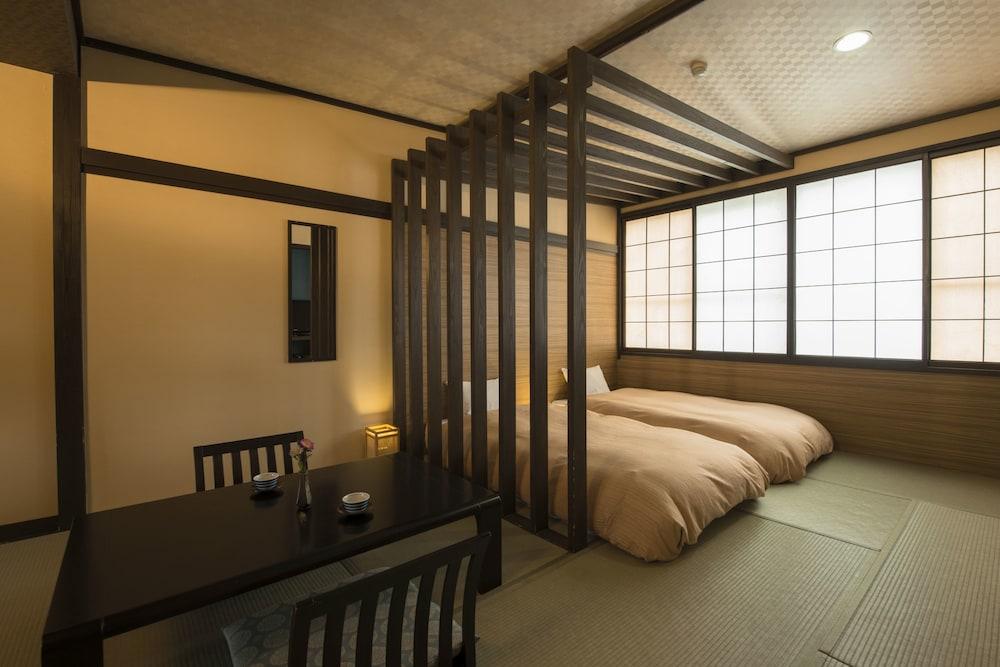 Hotel Lucent Takamiya