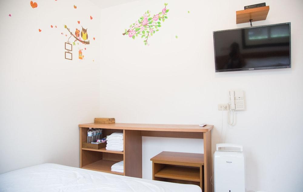 Fenchihu Street Hotel