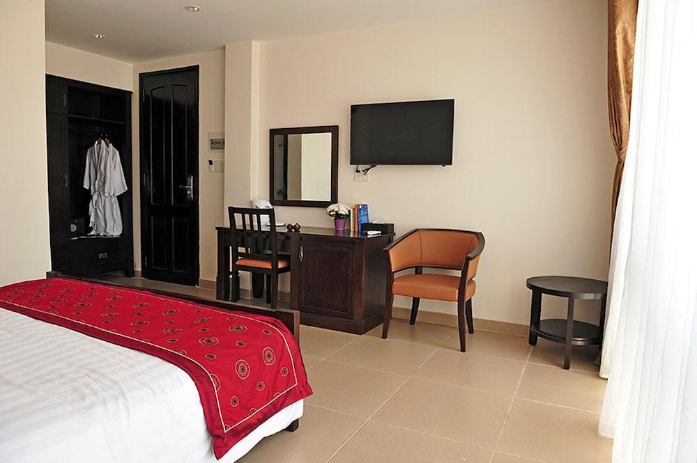 Kosmos Phu Quoc Villa