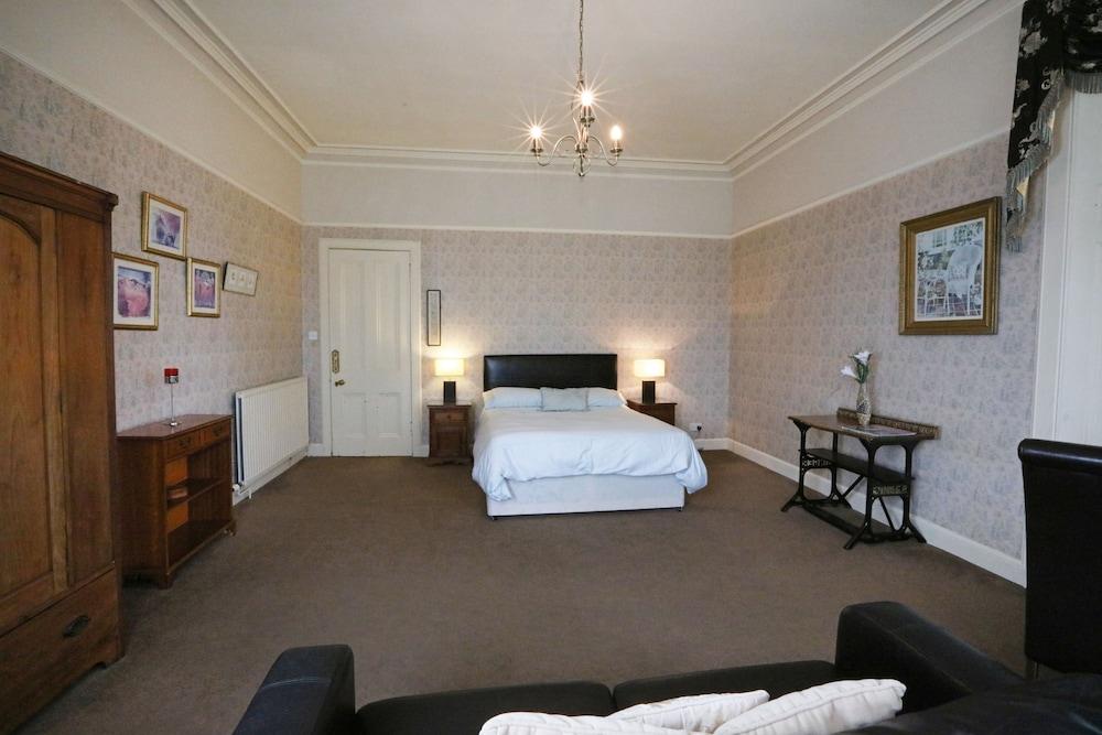 Royal Gardens Apartments