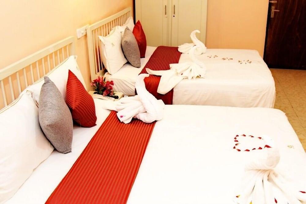 The Queensburry City Hotel