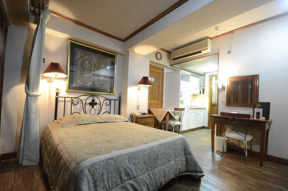 Corporate Executive Orient Suites