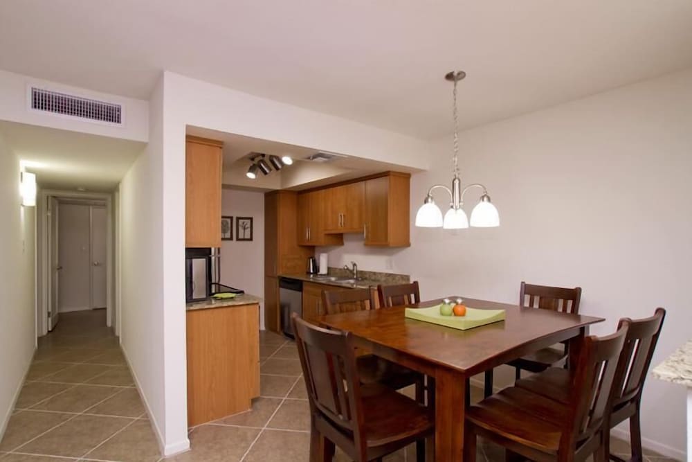 Ultra Chic and Modern By Signature Vacation Rentals