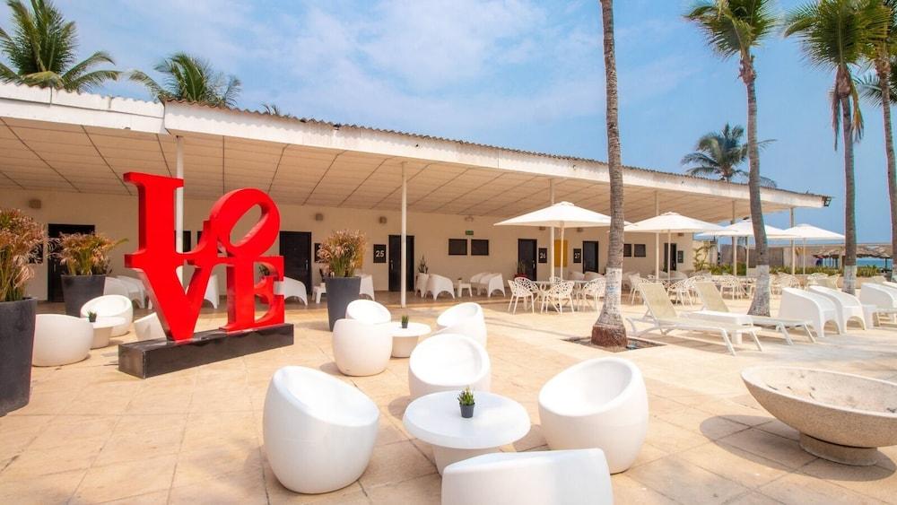 Izalco Hotel & Beach Resort