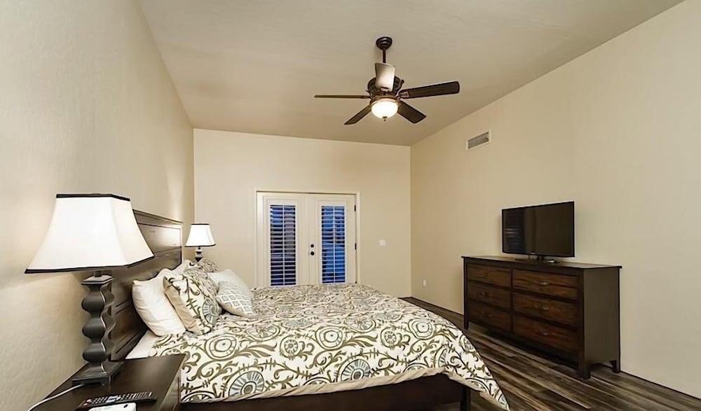 Desert Dreaming By Signature Vacation Rentals