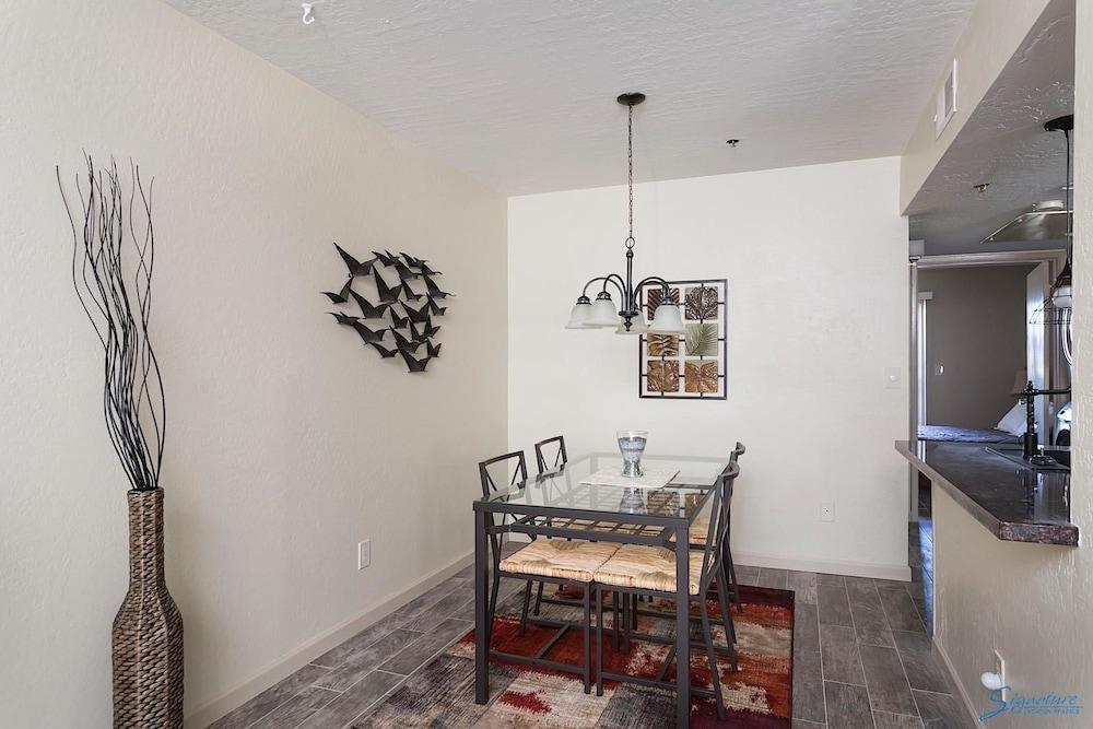 Cliffs in Surprise By Signature Vacation Rentals