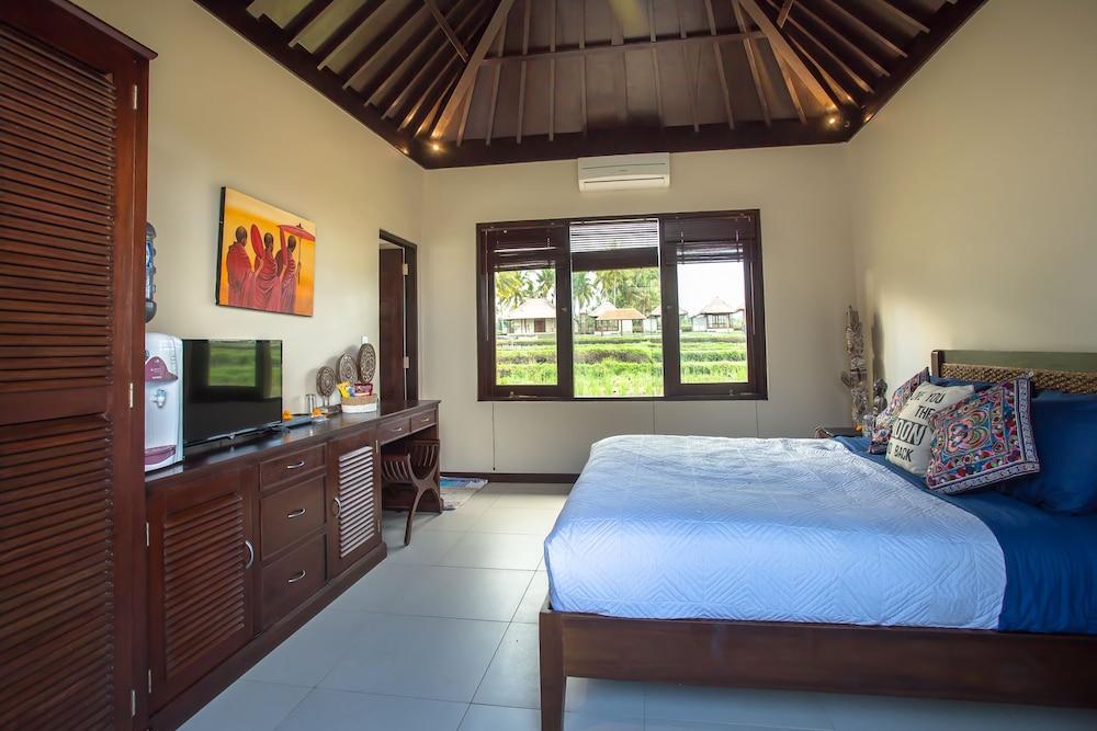 Solo Villas and Retreat