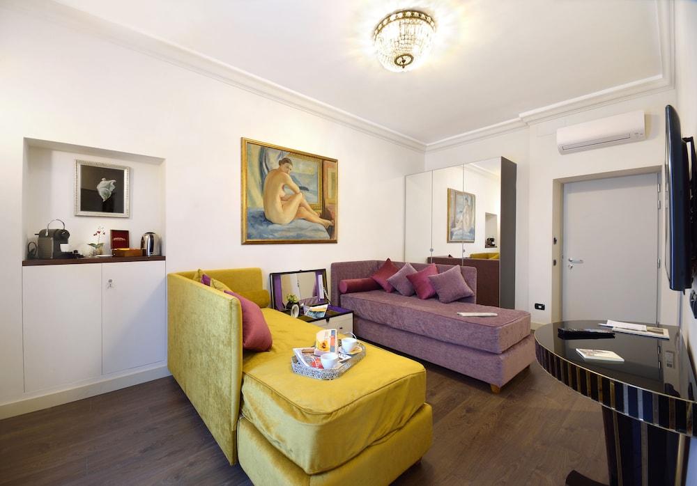 Suites Rome Condotti