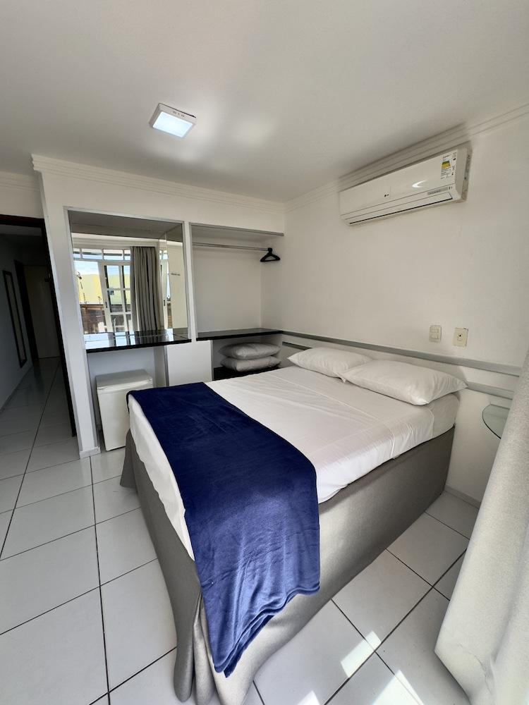 Las Brisas Beach Hotel