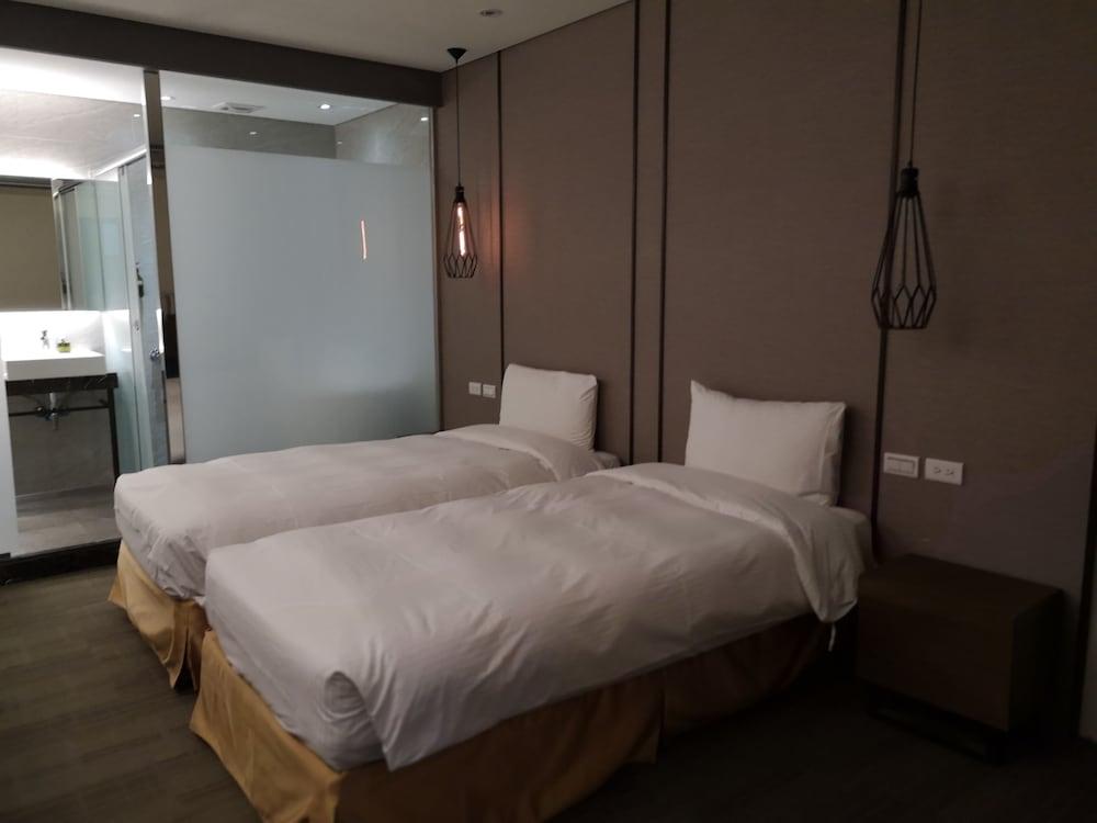 O2 Hotel Taipei Main Station