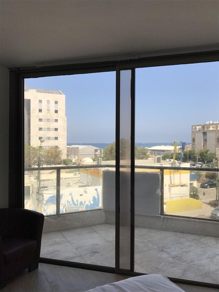 Beach View Apartments And Studio