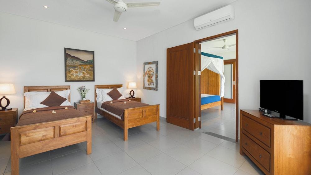 Villa Yenian by Villa Finder