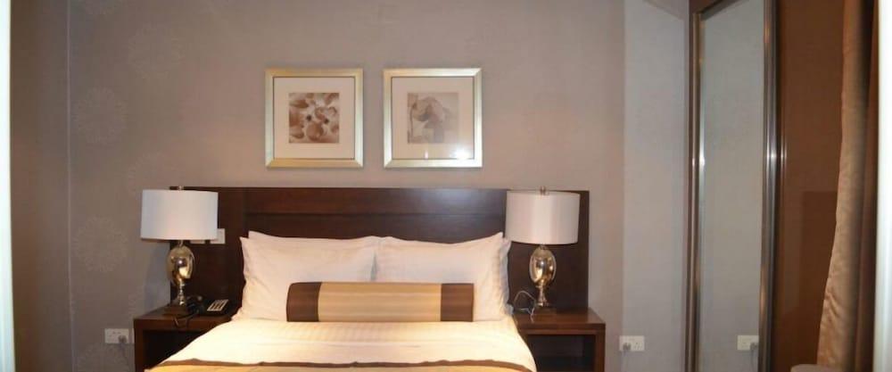 Lakewood Luxury Apartment