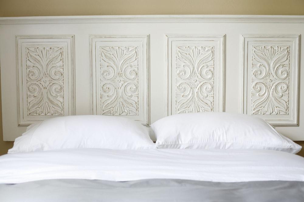 Iron Kettle Bed and Breakfast