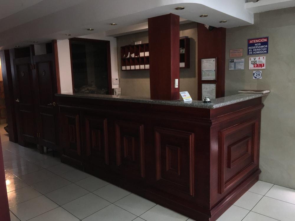 Hostal Mitad del Mundo