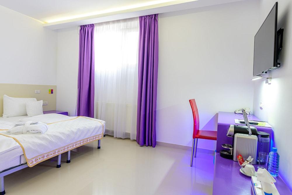 Hotel Christina Plus