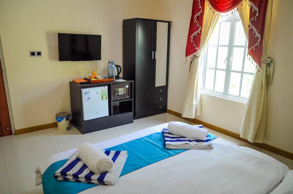 Whale Shark Inn Maldives