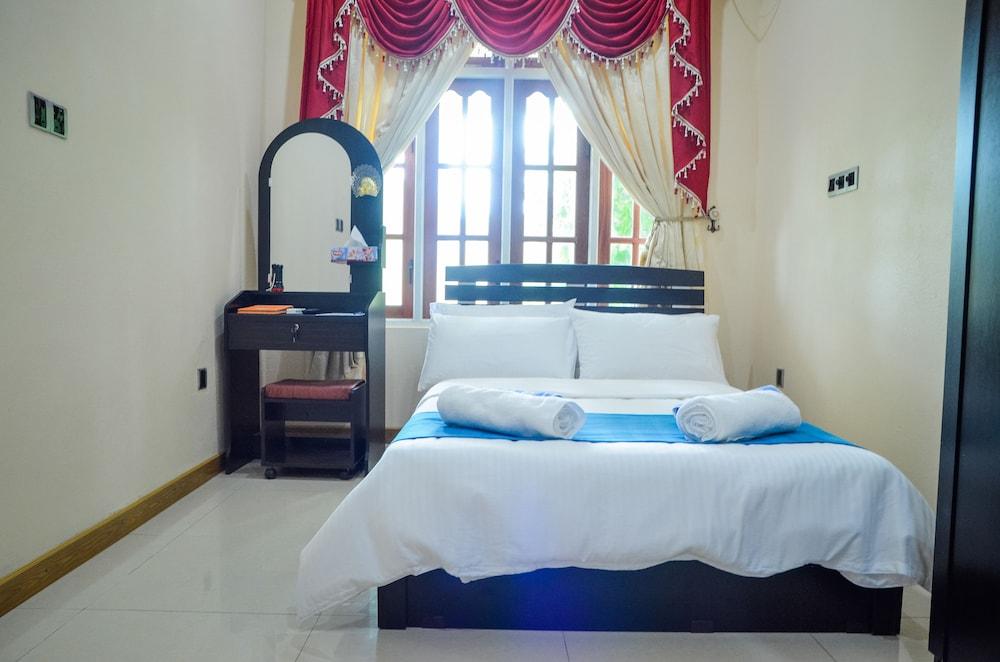 Whale Shark Inn Maldives