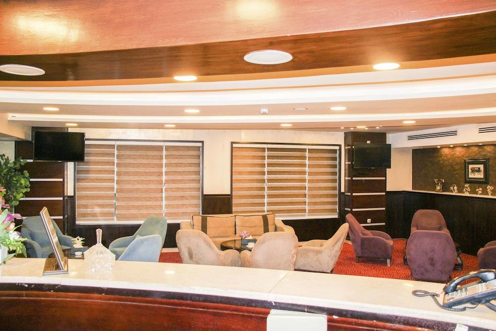 Balcony Hotel & Suites