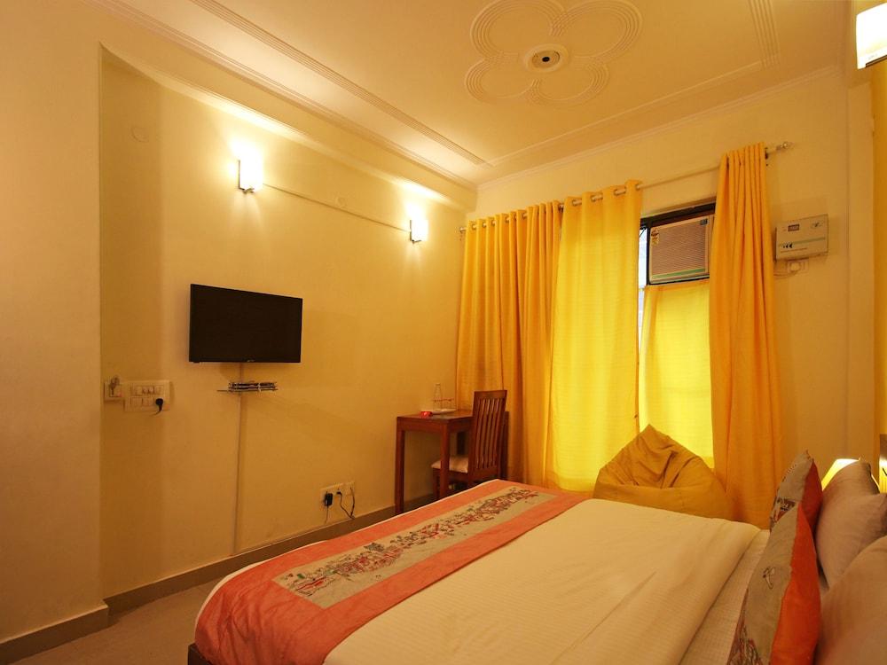 OYO Flagship 493 Cyber City Extension