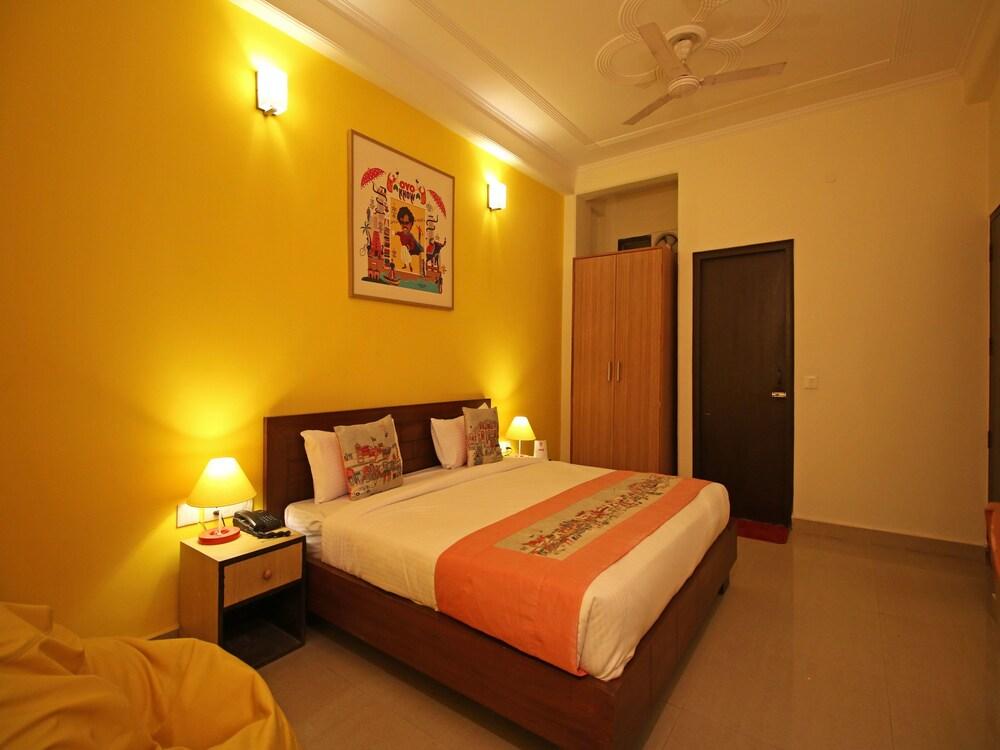 OYO Flagship 493 Cyber City Extension