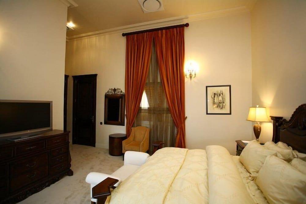 Westfoster Harbour Boutique Residences