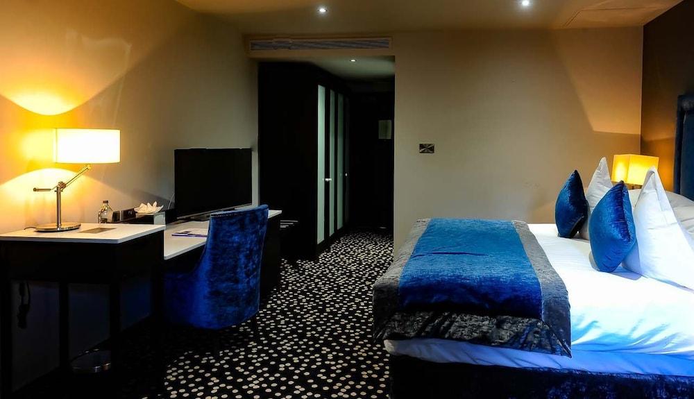 DoubleTree by Hilton Belfast City Ten Square