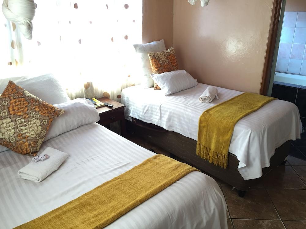 Woodlands Lodge & Tours