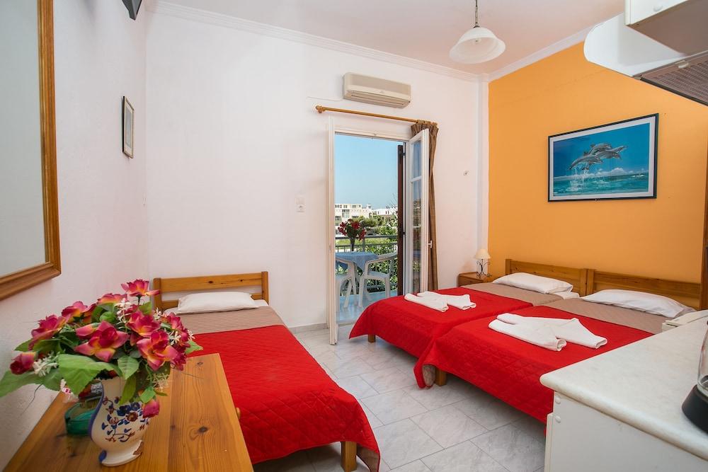 John's Rooms & Studios