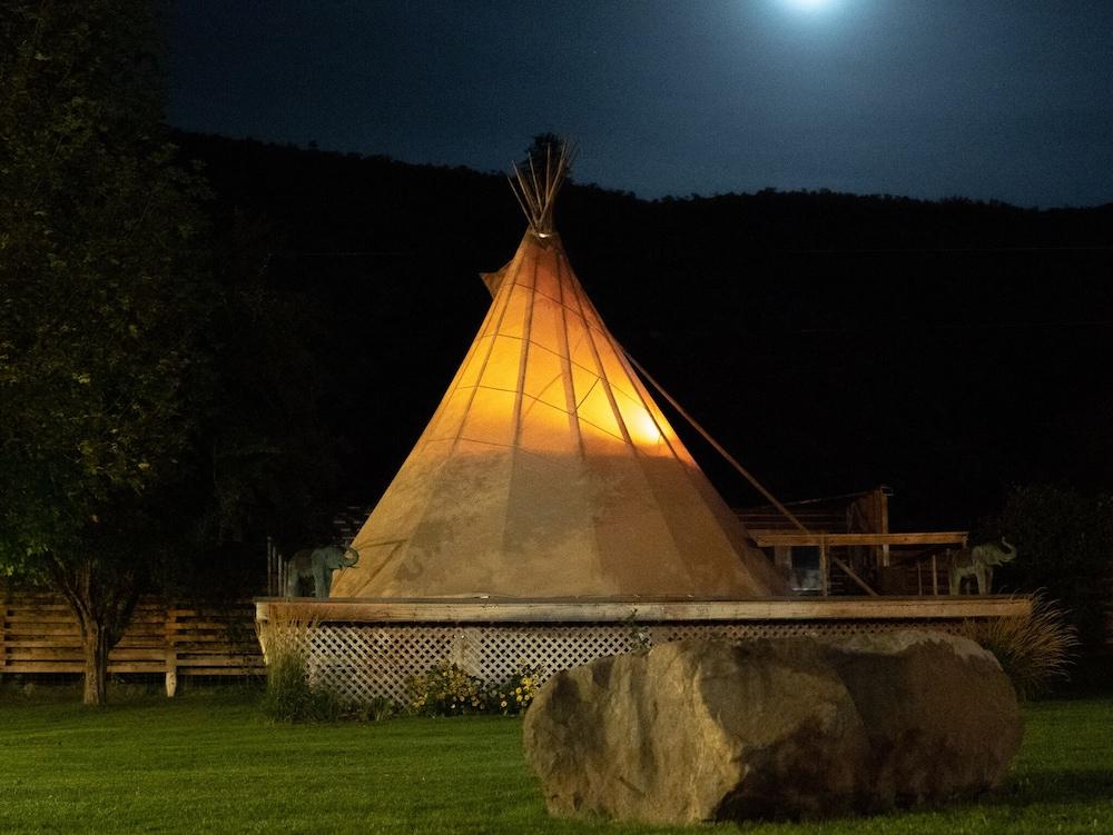 Similkameen Wild Resort & Winery