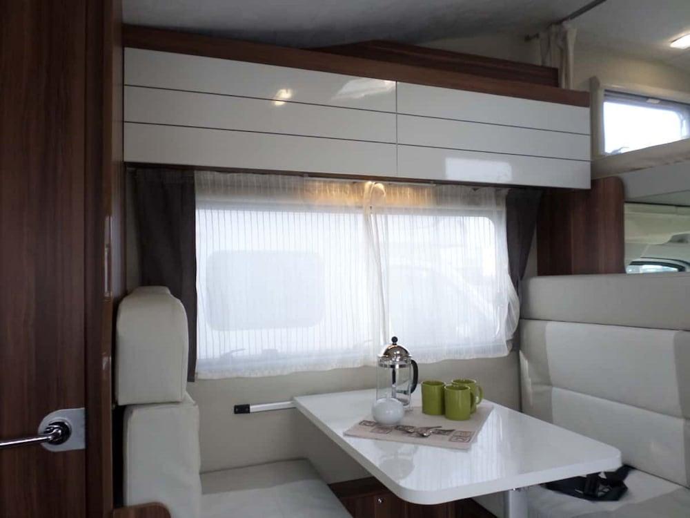 Go Outdoors Motor Home - Caravan Park