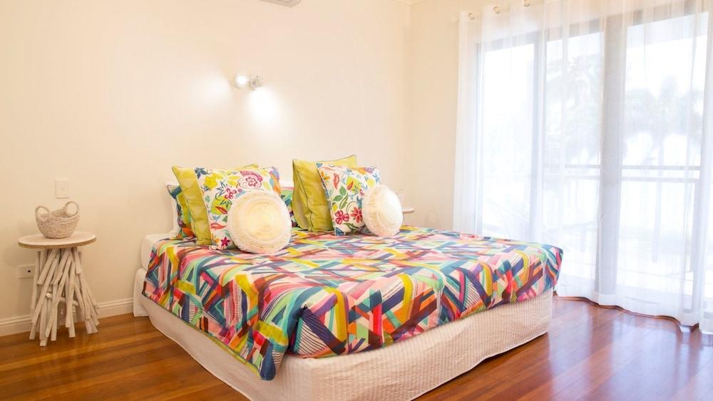 Absolute BeachFront Bliss @ Newell Beach