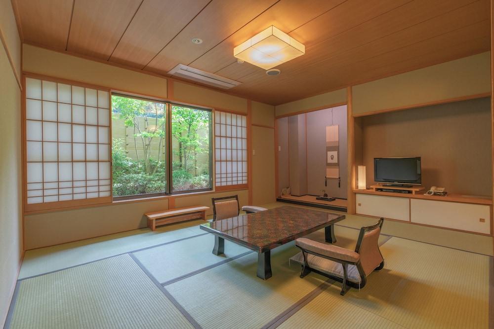 Narashino no sato Gyokusui -6 years or older-