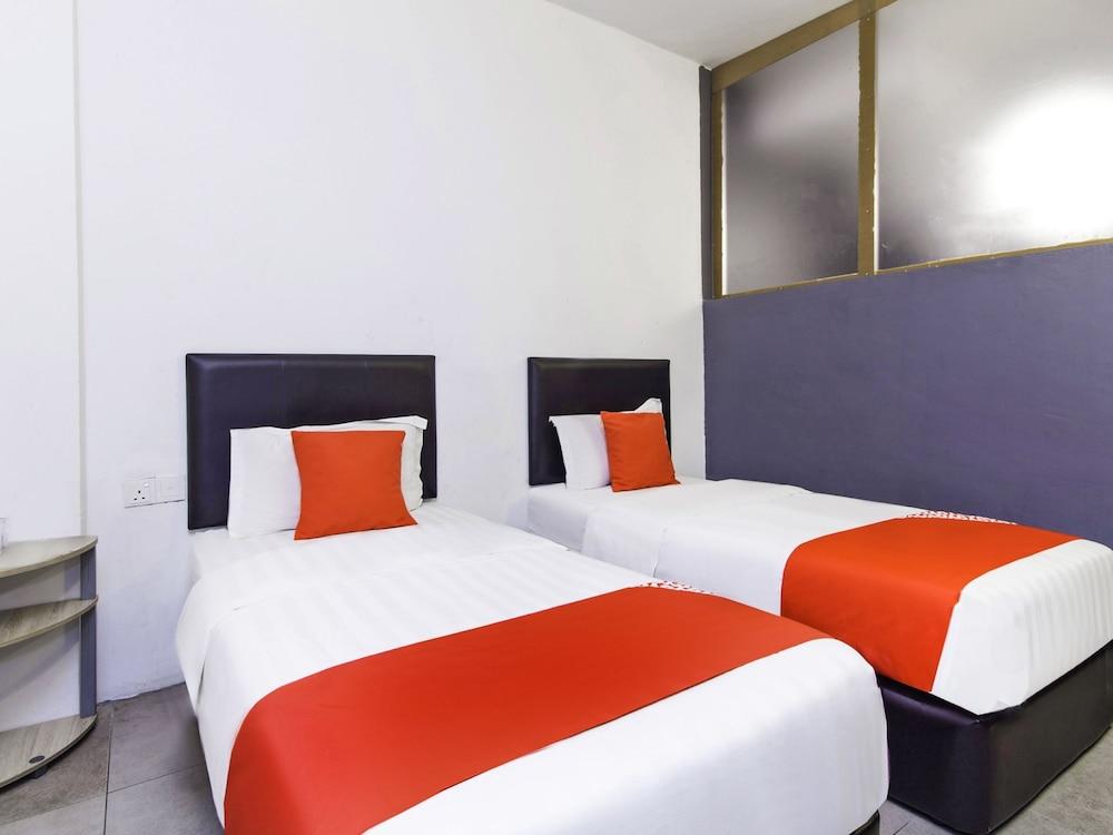 Super OYO 251 Intime Hotel