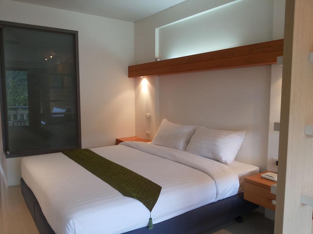 The Green Golf Residence Condominium