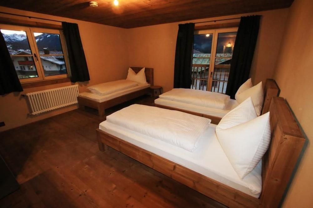 Alpen Select Lodge for 16-24 People
