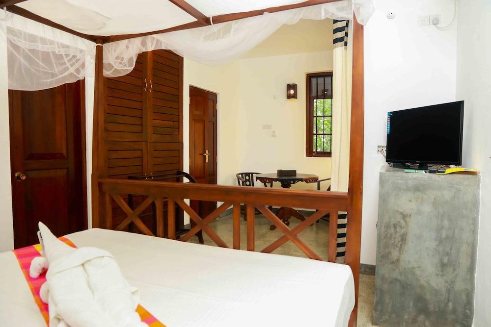 Lagoon Boutique Hotel