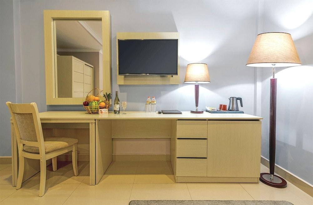 Tilko Jaffna City Hotel